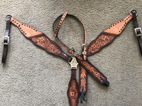Horse show saddle - horse, tack