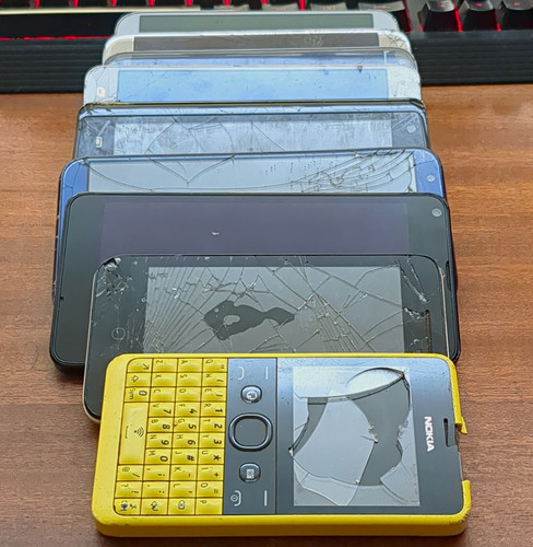 Mixed brands job lot mobile - mixed,
