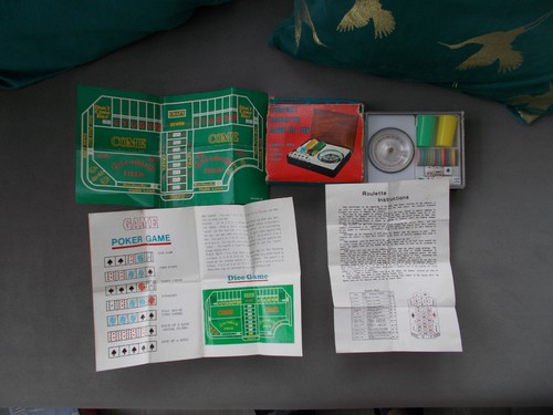 Vintage compact roulette game - compact,