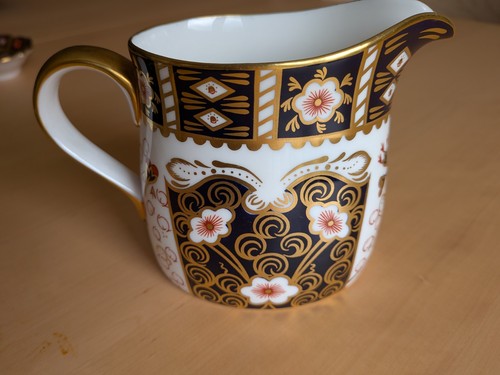Royal crown derby - crown,