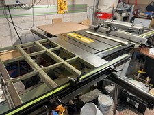 240v STARTRITE TA1250 TILT ARBOR TABLE SAW WITH RUTLANDS ROUTER LIFT & DUST BOX