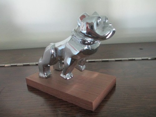 Mack truck bulldog emblem - truck,