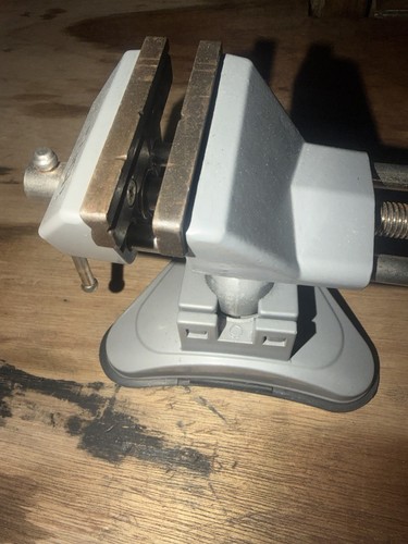 Small vice - small,