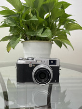 Fujifilm X100S 16.3MP Digital Camera with Charger English language