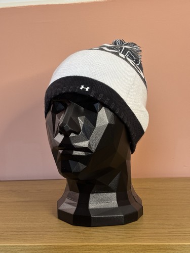 White bobble hat - white, under