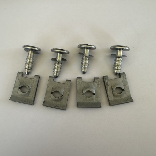 Optare solo panel screws - 4x,