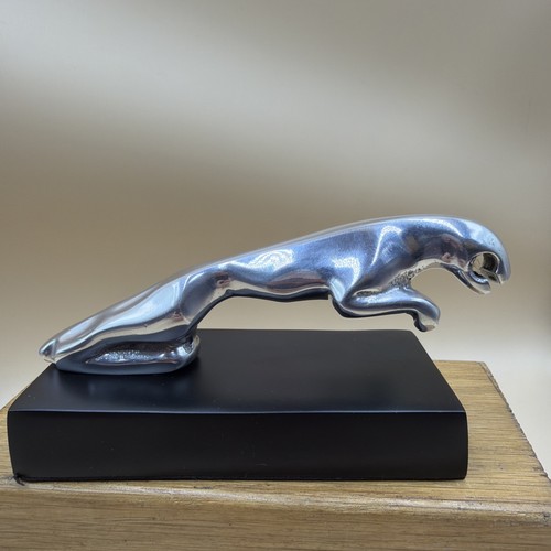 Jaguar aluminium leaping - aluminium,