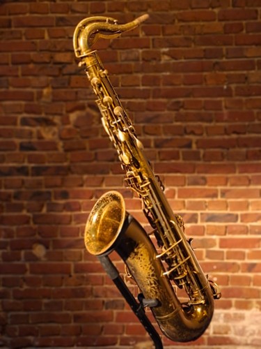 King zephyr tenor saxophone - king,