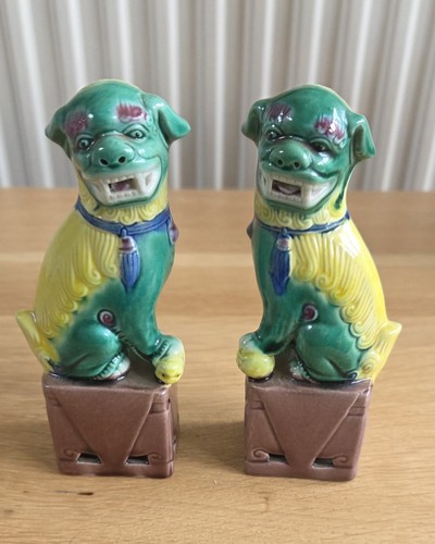 Pair coloured chinese foo - pair,