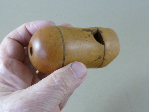 Turned boxwood bird - call, song
