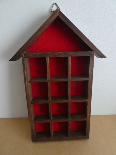 Small wooden thimble display - small,