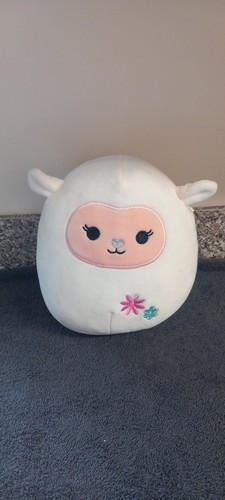 Squishmallows sophie the lamb - the,