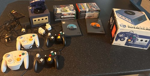 Nintendo gamecube console - nintendo,