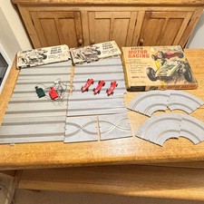 AIRFIX MOTOR RACING TRACK AND