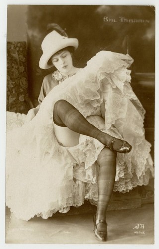 Leggy female 1900 long - female,