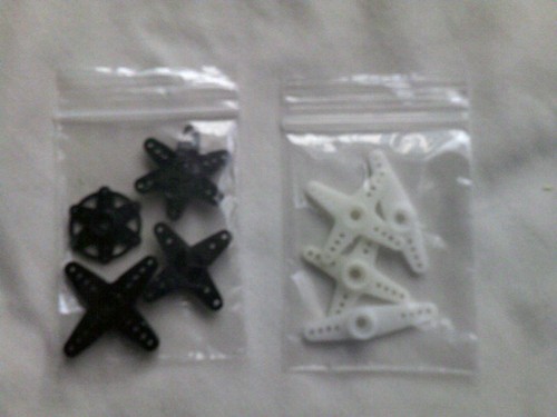 Model boat steering servo arms