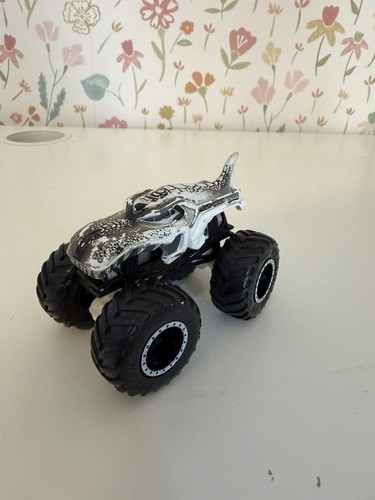Monster jam hot wheels - /,
