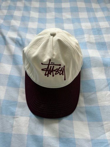 White cream stussy cap with - /,