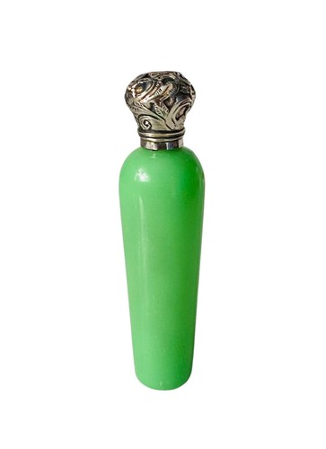 Antique apple green - antique, opaline