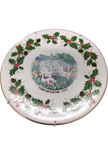 Royal grafton collector plate - royal,