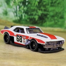 Hot Wheels '68 Camaro Custom Diecast Model Car 1/64 (52) Excellent Condition.
