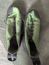 Size 12/13 Climbing Shoes Very