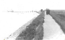 CANVEY, Sea Wall Walk, Essex,  old postcard