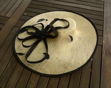 JASPER CONRAN Sinamay Wide Brim Ladies Hat Cream + Black Bow/Edge Wedding Races