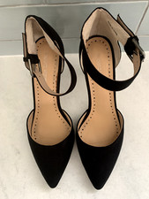 Women's Roberto Vianni Black Two-Part Pointed Toe shoes - Size 6 (EU39) 