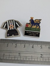 Newcastle United FC Pin Badge & Shirt Fob
