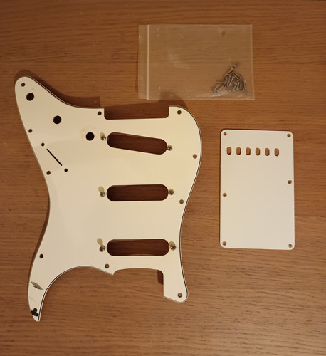 Fender pickguard and backplate - fender,