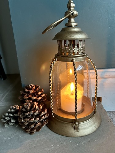 Gold metal carriage candle - gold,
