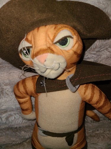 Puss boots toy - in,