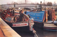Postcard::NARROW BOATS IN