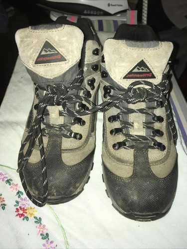Johnscliffe walkiing boot size
