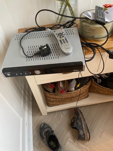 Sharp free view box - , &