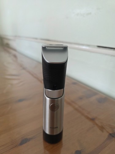 Used philips beard trimmer - used,