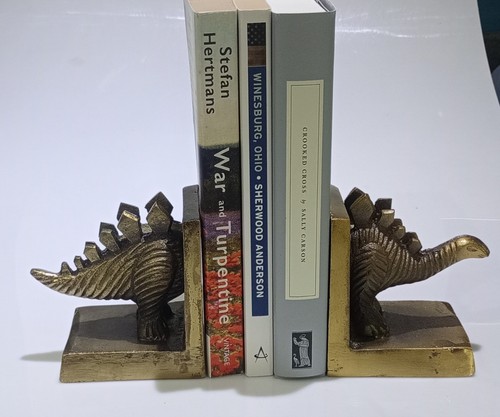 Pair dinosaur metal - of,