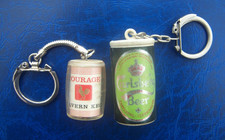2 x VINTAGE BREWERY KEY RINGS - COURAGE TAVERN KEG & CARLSBERG BEER IN VGC