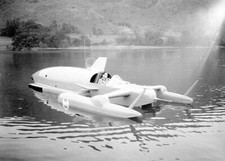 Donald Campbell breaks Water