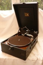 HMV102C 1936 Black portable Gramophone, Phonograph. Gramaphone, Fully Serviced