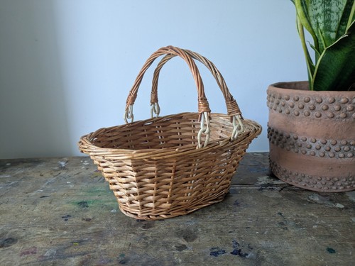 Vtg wicker shopping basket - wicker,
