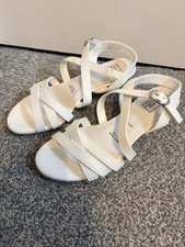 Women’s New White Low Heeled Leather Sandals Size 5.5