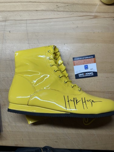 Wwe hulk hogan autographed - wwe,