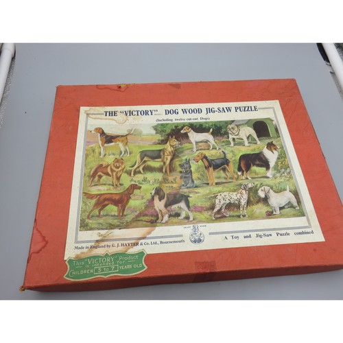 Vintage victory dog - victory, wood