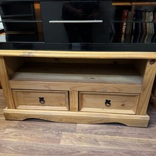Corona TV/Entertainment Unit