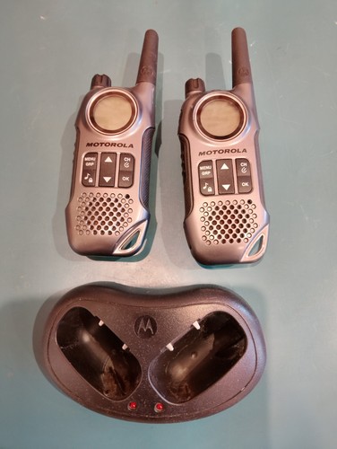 Motorola walkie talkies tlkr - walkie,