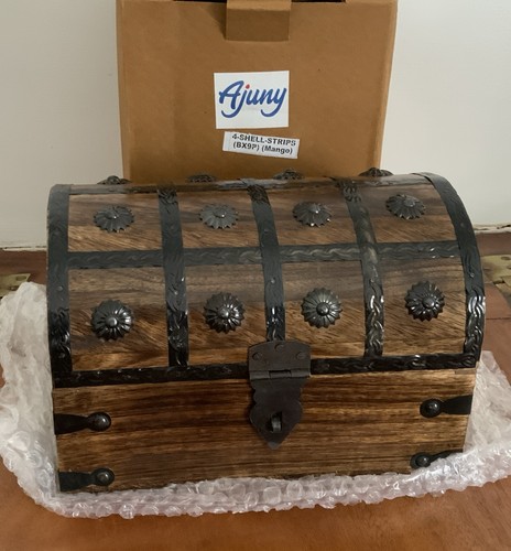 Ajuny wooden treasure chest - wooden,