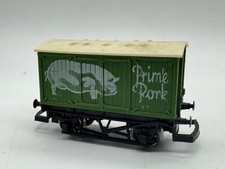 B4615 Green Prime Pork Goods Wagon OO Gauge Play Worn