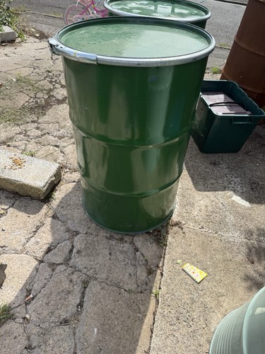 Steel drums storage bins - drums, /storage
